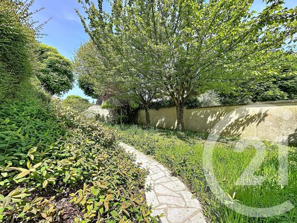 Maison à vendre  5 pièces - 145 m 2   THIAIS  - 94