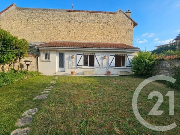 Maison à vendre  8 pièces - 213,37 m 2   ST MAUR DES FOSSES  - 94