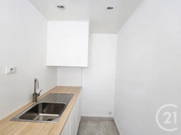 Maison à vendre  8 pièces - 213,37 m 2   ST MAUR DES FOSSES  - 94