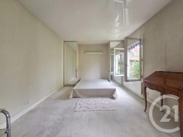 Maison à vendre  8 pièces - 213,37 m 2   ST MAUR DES FOSSES  - 94