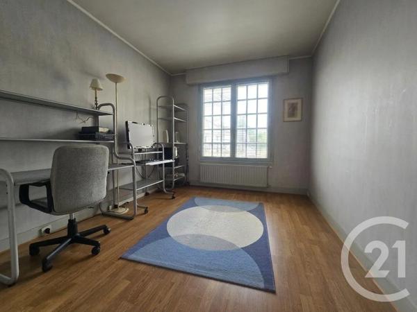 Maison à vendre  8 pièces - 213,37 m 2   ST MAUR DES FOSSES  - 94