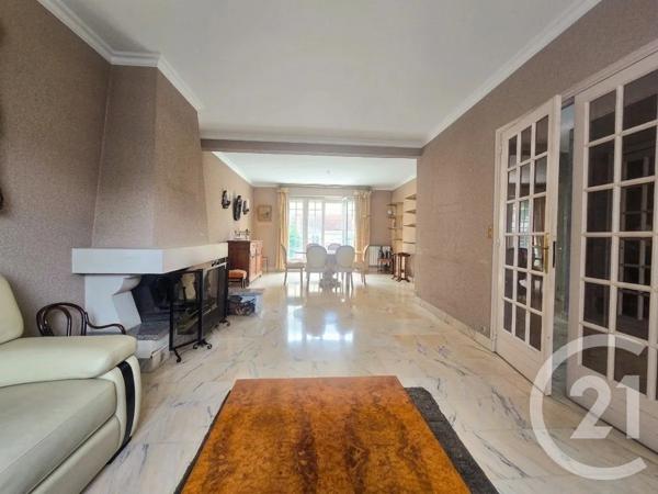Maison à vendre  8 pièces - 213,37 m 2   ST MAUR DES FOSSES  - 94