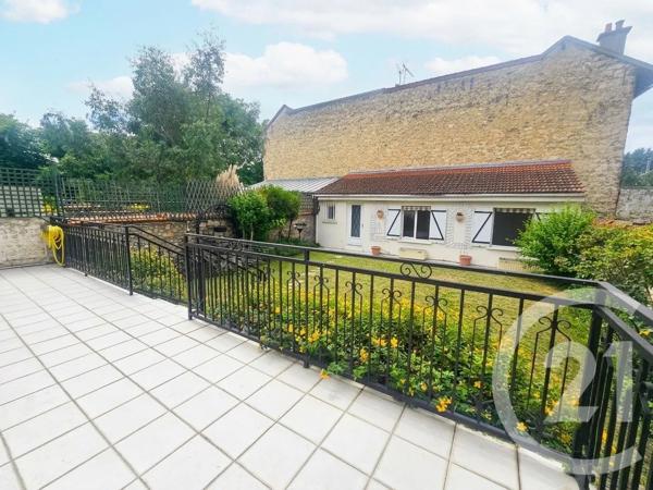 Maison à vendre  8 pièces - 213,37 m 2   ST MAUR DES FOSSES  - 94