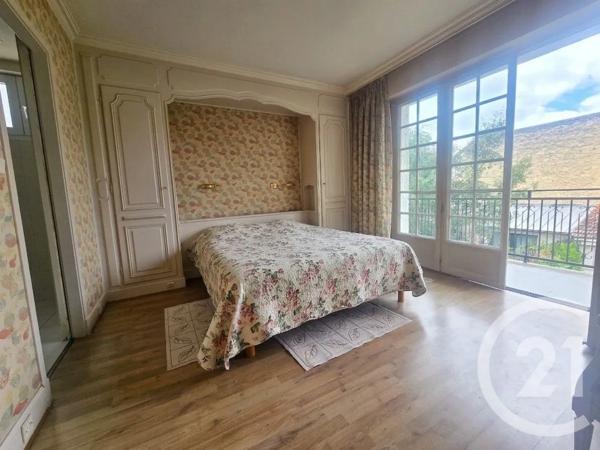 Maison à vendre  8 pièces - 213,37 m 2   ST MAUR DES FOSSES  - 94
