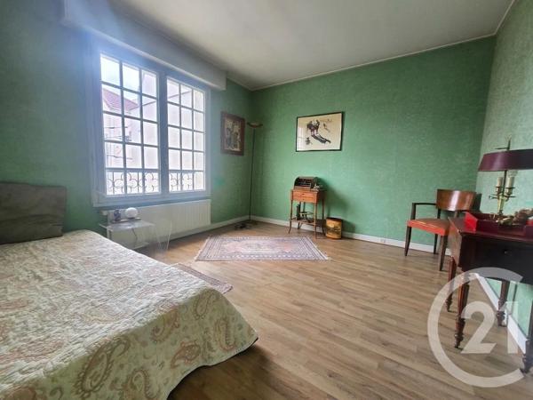 Maison à vendre  8 pièces - 213,37 m 2   ST MAUR DES FOSSES  - 94