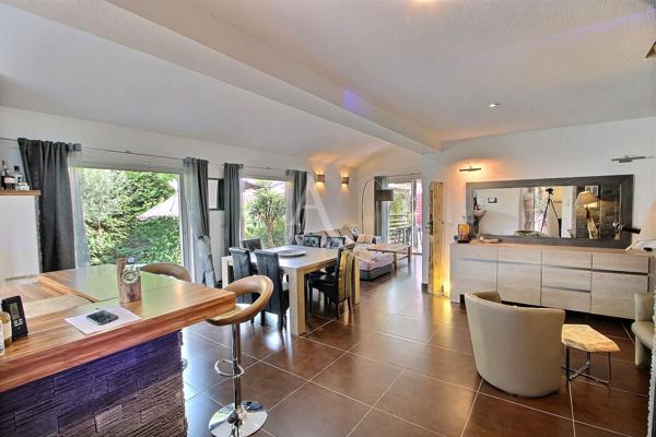 CABESTANY VILLA CONTEMPORAINE DE 137 M² SUR TERRAIN 3 FACES DE 390 M²