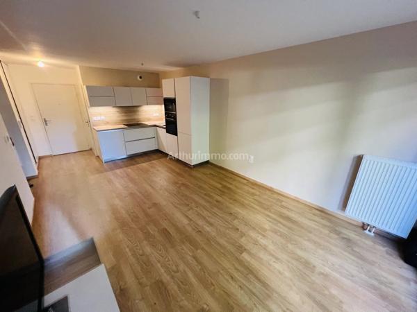 Vente                                                      Appartement
                        
                     2 pièces                      45 m2                     à Roubaix