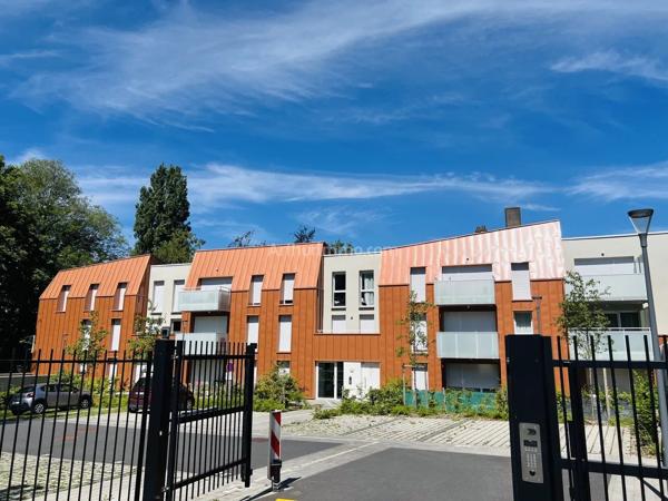 Vente                                                      Appartement
                        
                     2 pièces                      45 m2                     à Roubaix