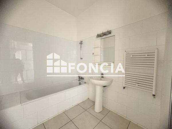 Location Appartement 5 pièces 116.9 m² - 3 RUE RACINE Toulon 83000