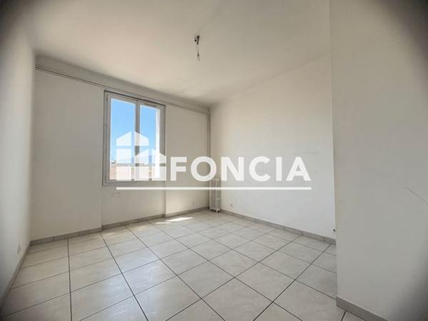 Location Appartement 5 pièces 116.9 m² - 3 RUE RACINE Toulon 83000