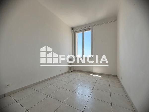 Location Appartement 5 pièces 116.9 m² - 3 RUE RACINE Toulon 83000