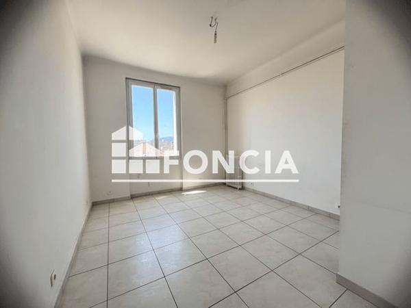 Location Appartement 5 pièces 116.9 m² - 3 RUE RACINE Toulon 83000