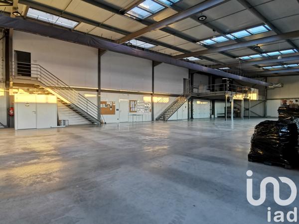 Building for sale 1 219 m² Gaillac