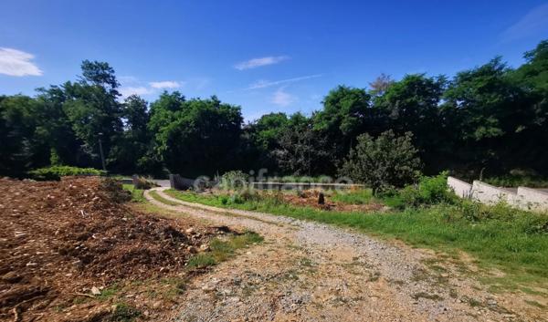 Terrain à vendre de 742m² MANTHES (26)