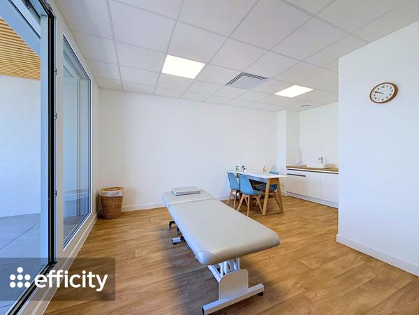Local Commercial
         1 pièce
        - 25 m² Exclusivité 159 000 € *