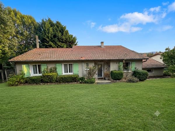 Maison
         4 pièces
        - 117 m² Exclusivité 272 000 € *