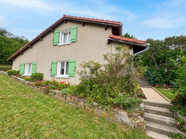 Maison
         4 pièces
        - 117 m² Exclusivité 272 000 € *