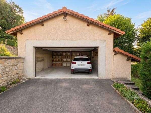Maison
         4 pièces
        - 117 m² Exclusivité 272 000 € *