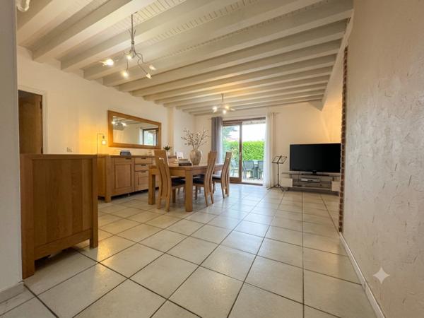Maison
         4 pièces
        - 117 m² Exclusivité 272 000 € *