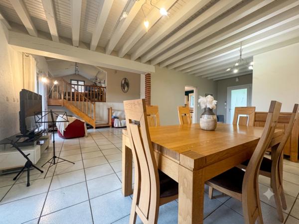 Maison
         4 pièces
        - 117 m² Exclusivité 272 000 € *