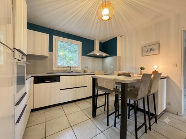 Maison
         4 pièces
        - 117 m² Exclusivité 272 000 € *