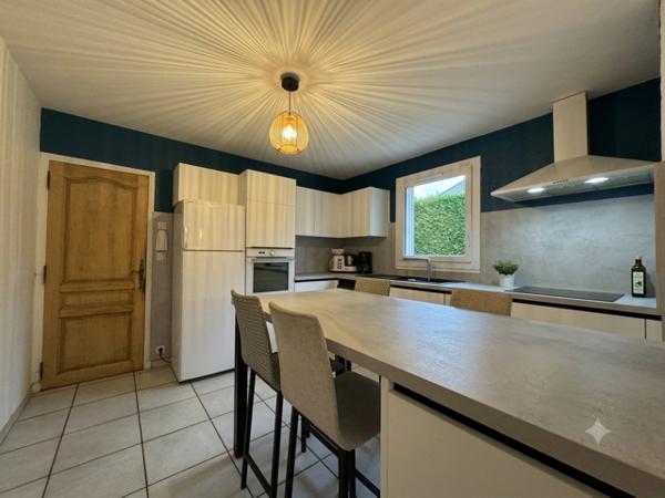 Maison
         4 pièces
        - 117 m² Exclusivité 272 000 € *