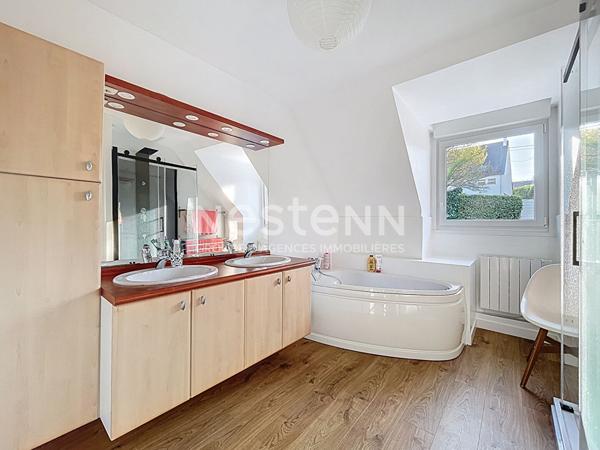 Brest : Vallon du Stangalar : magnifique maison de charme de 155 m² avec extension, 5 chambres et garage.