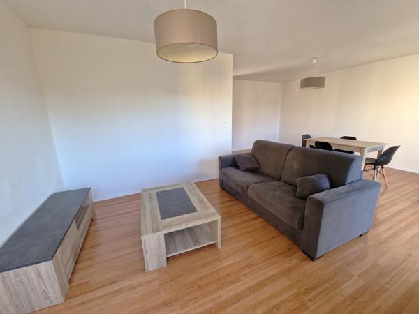 PONTET NOAILLES : T3 de 70 M², BALCON ET CAVE.