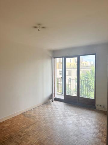 A VENDRE APPARTEMENT 56 m2 SAINT-DENIS AVEC TRAVAUX