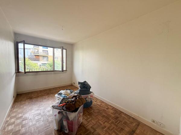 A VENDRE APPARTEMENT 56 m2 SAINT-DENIS AVEC TRAVAUX