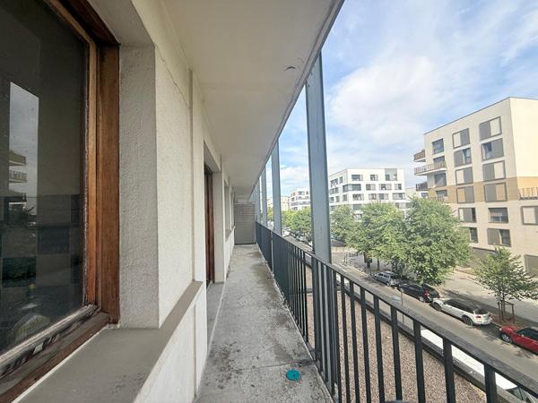 A VENDRE APPARTEMENT 56 m2 SAINT-DENIS AVEC TRAVAUX