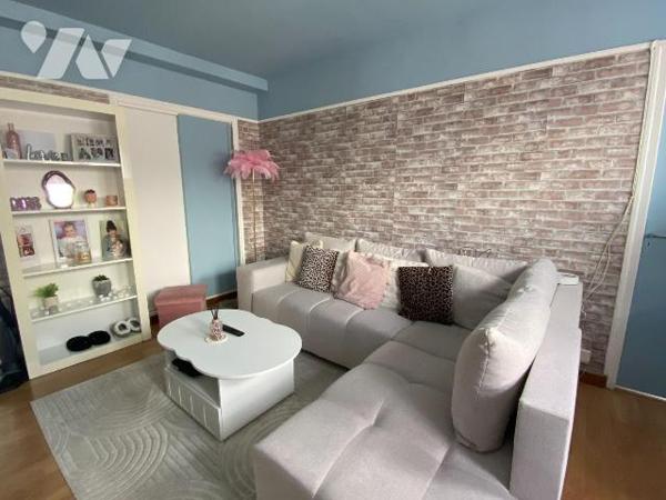 AURILLAC, La Dorinière, T3 loué au 9ème étage d'un immeuble en copropriété avec ascenseur compr...