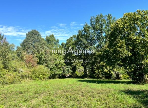 Terrain à SAINT-ASTIER, 24110 - 3200m²