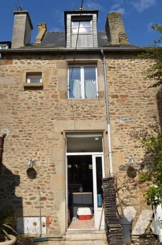 IMMEUBLE médiéval hyper centre DINAN