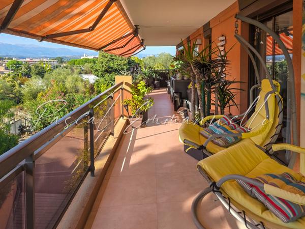 Appartement de type 4P - Antibes - Jules Grec - Dernier étage 102m2