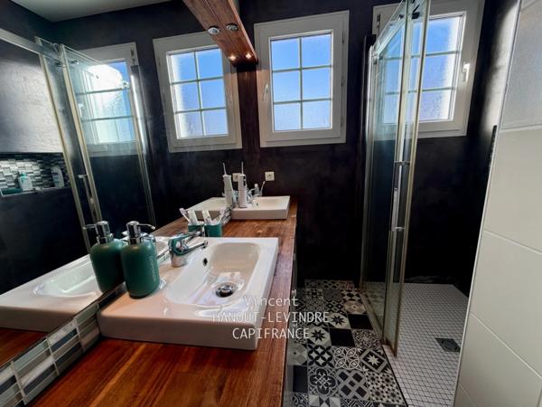 Maison à vendre 7 pièces LES HERBIERS (85)