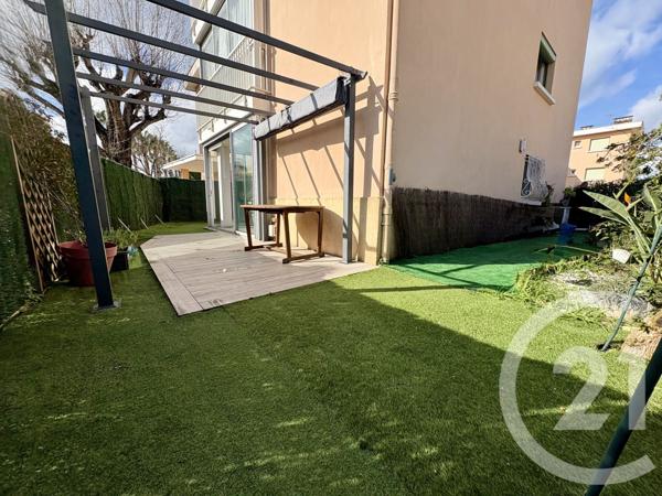 Appartement T3 à vendre  4 pièces - 70 m2 SIX FOURS LES PLAGES - 83