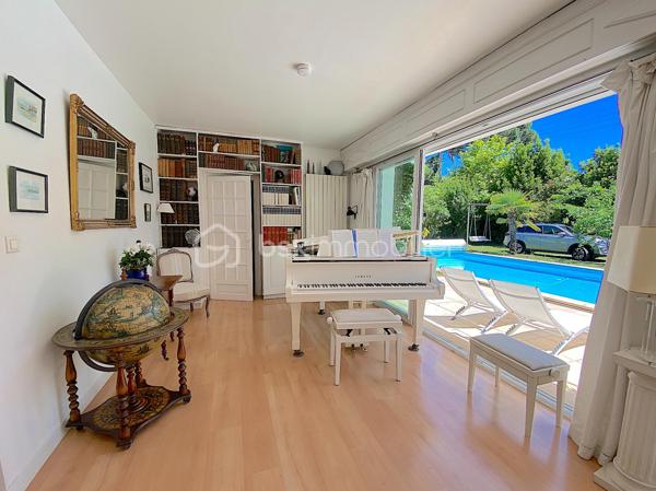 Maison contemporaine de 215 m²