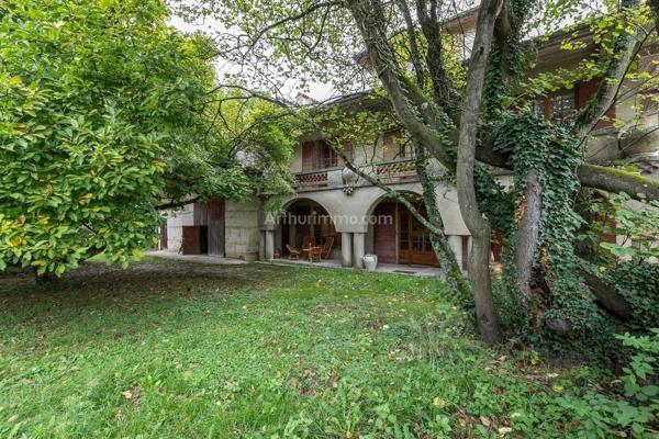 Vente Maison 8 pièces 230 m2 à Dolomieu