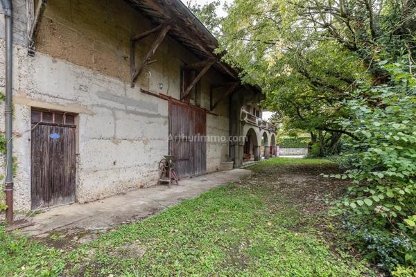 Vente Maison 8 pièces 230 m2 à Dolomieu