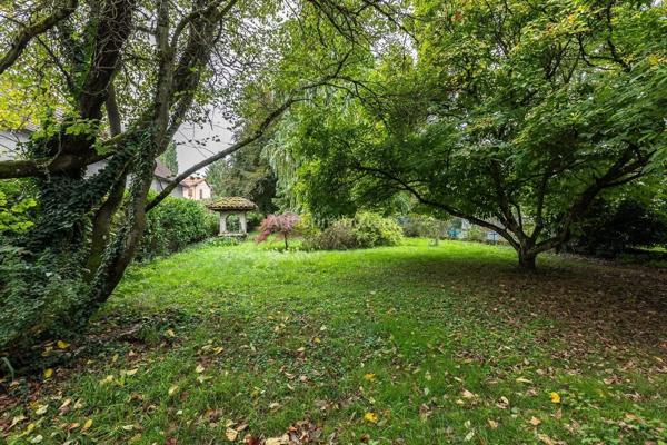 Vente Maison 8 pièces 230 m2 à Dolomieu