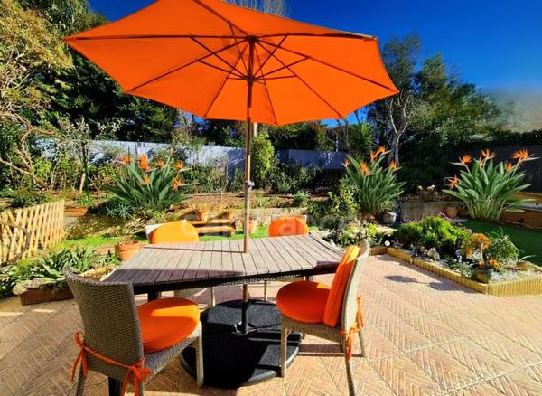 APPARTEMENT T3/ T4 de 82m2 + TERRASSE/JARDIN + PARKING PRIVATIF à vendre SIX-FOURS-LES-PLAGES (83)