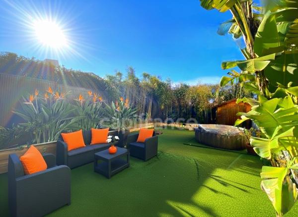 APPARTEMENT T3/ T4 de 82m2 + TERRASSE/JARDIN + PARKING PRIVATIF à vendre SIX-FOURS-LES-PLAGES (83)