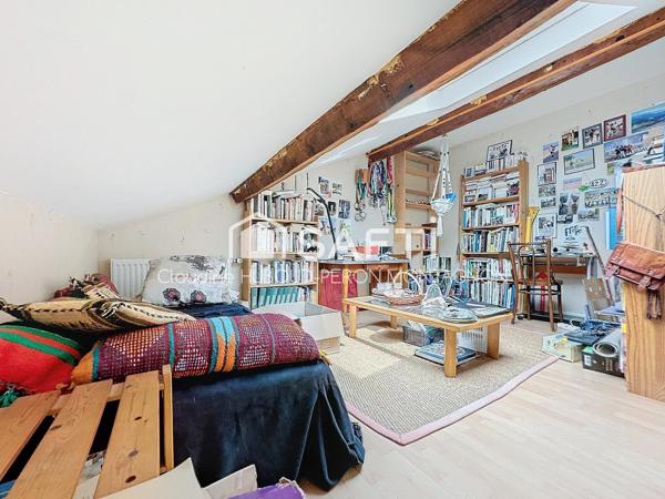 Rare, maison de ville sans vis à vis avec grande terrasse et garage, centre ville à pied