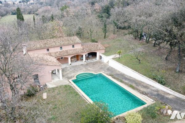 Villa 8 pièces 212m²