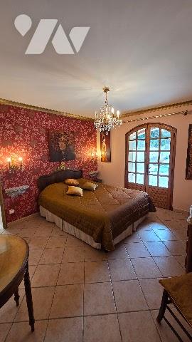 Villa 8 pièces 212m²