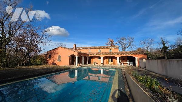 Villa 8 pièces 212m²