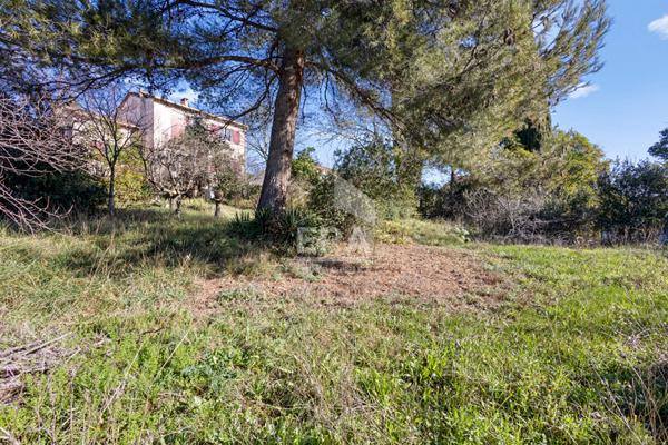 AIX EN PROVENCE - 10 MIN A PIEDS DE LA ROTONDE - MAISON INDIVIDUELLE AVEC PARCELLE DETACHABLE ET CONSTRUCTIBLE