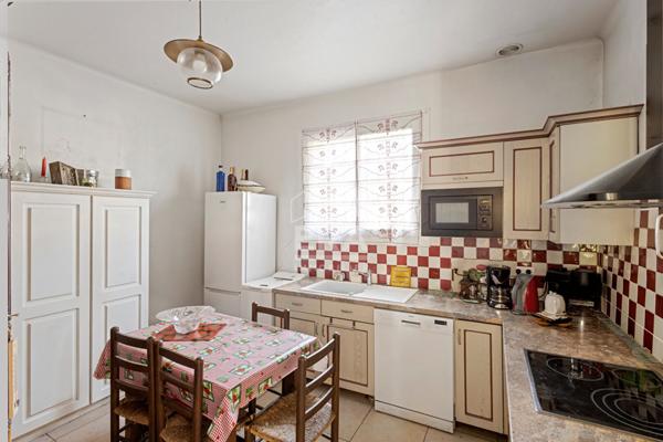 AIX EN PROVENCE - 10 MIN A PIEDS DE LA ROTONDE - MAISON INDIVIDUELLE AVEC PARCELLE DETACHABLE ET CONSTRUCTIBLE