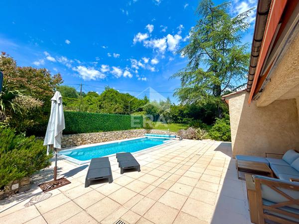 VILLA INDIVIDUELLE DE TYPE 5 PIÈCES AVEC PISCINE